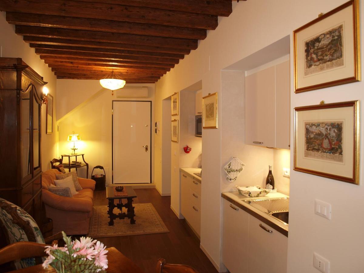 Al Pozzo Dei Scoacamini, 100 M From San Marco, Ground Floor Appartement Venise